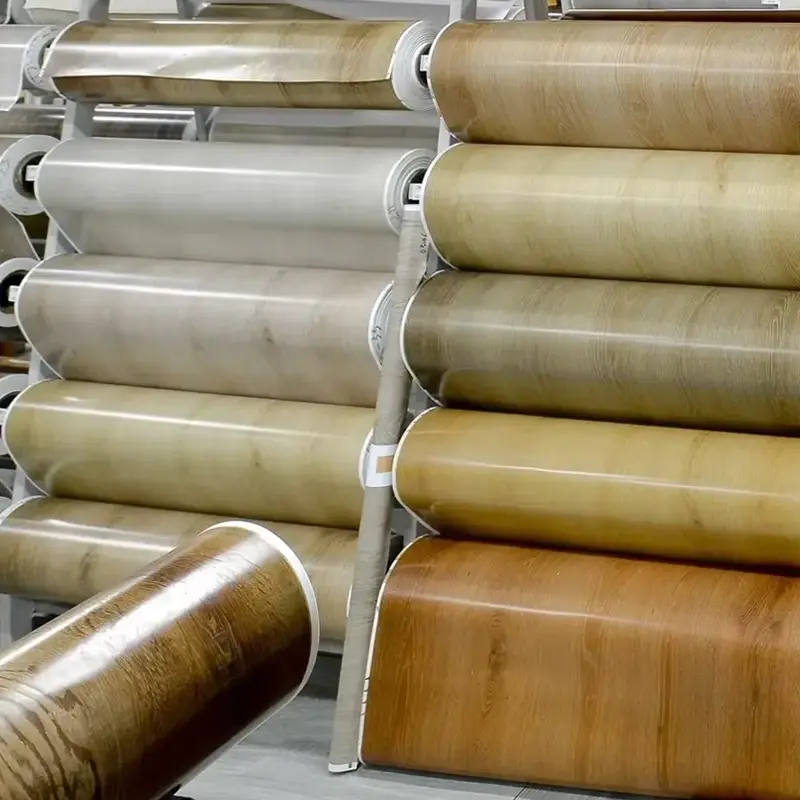 PVC koloreko dekorazio-filmak WPC zoruetan laminatzeko: zergatik dira zure zoruetarako joko-aldaketa